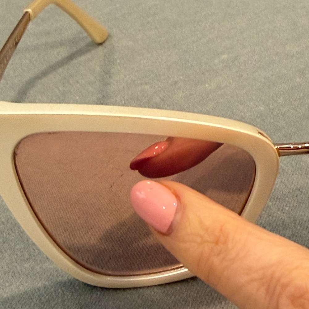 Quay Ivory and Gold Mirrored Sunglasses - Picture 2 of 10